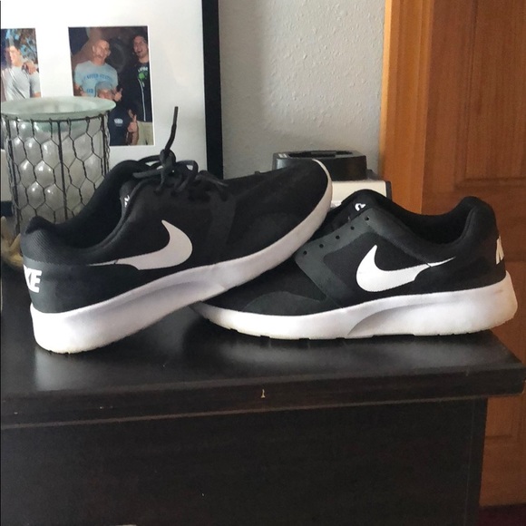 Nike running shoes - Picture 1 of 1